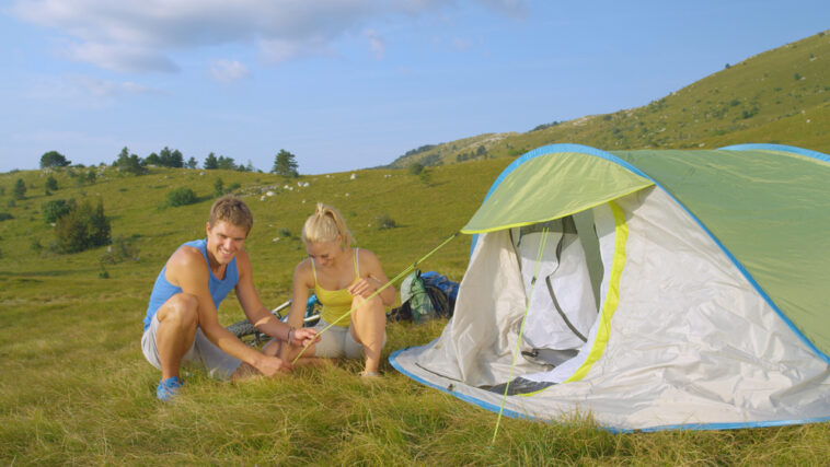 Campingzelte im Vergleich: Unterschiede zwischen Kuppelzelt, Tunnelzelt und Wurfzelt